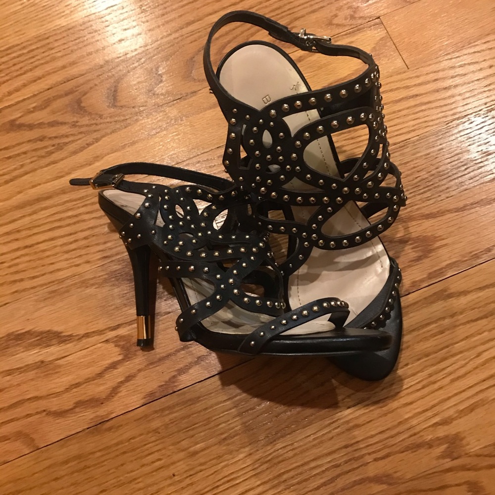 Heels - Picture 4 of 4